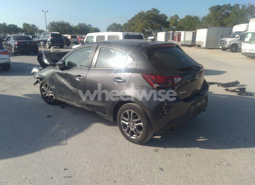 Photo 3 of 2020 Toyota Yaris LE (VIN 3MYDLBJV4LY705152)