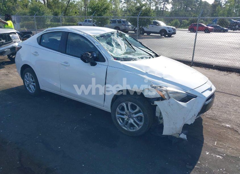 2018 Toyota Yaris IA (VIN 3MYDLBYV0JY308654) main photo