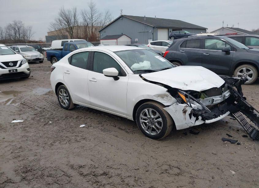 2018 Toyota Yaris IA (VIN 3MYDLBYV0JY325289) main photo