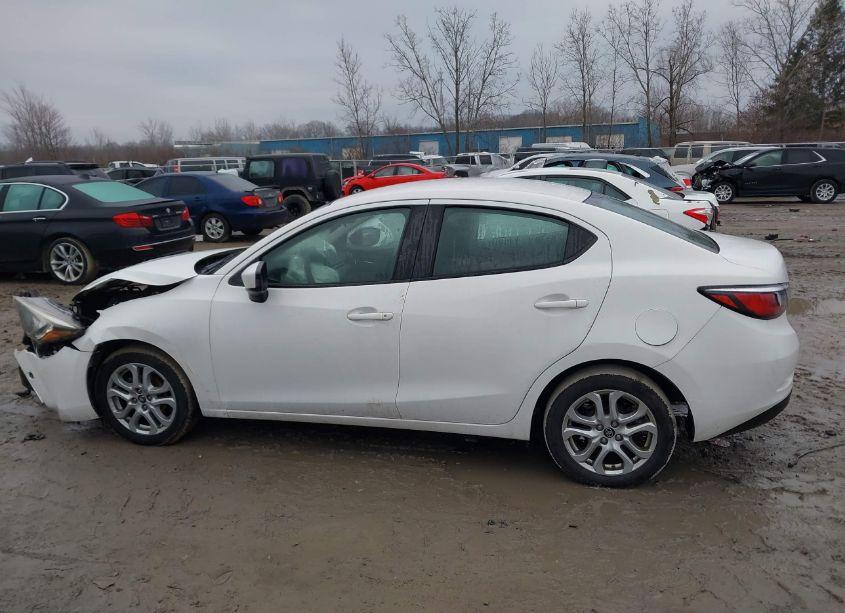 Photo 14 of 2018 Toyota Yaris IA (VIN 3MYDLBYV0JY325289)