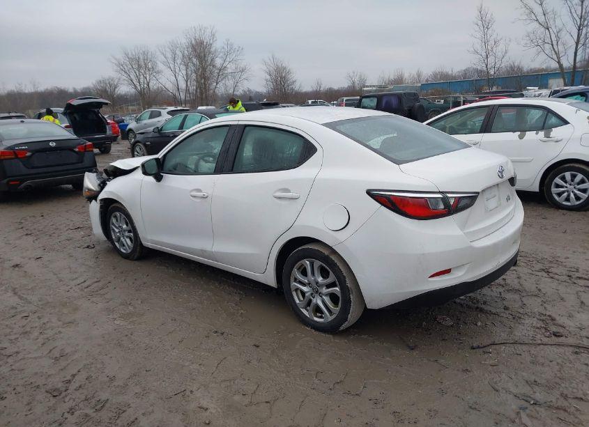 Photo 3 of 2018 Toyota Yaris IA (VIN 3MYDLBYV0JY325289)