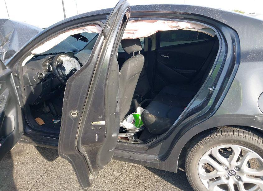 Photo 8 of 2018 Toyota Yaris IA (VIN 3MYDLBYV2JY317744)