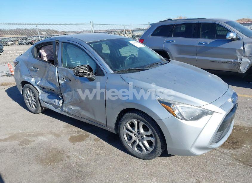 2018 Toyota Yaris IA (VIN 3MYDLBYV2JY317923) main photo