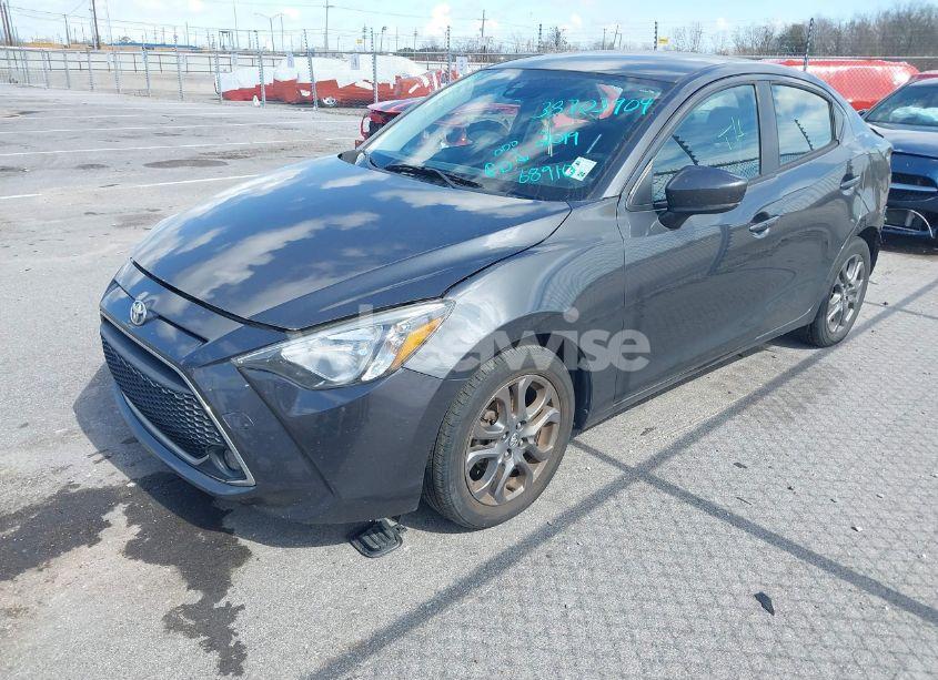 Photo 2 of 2019 Toyota Yaris LE (VIN 3MYDLBYV2KY503513)