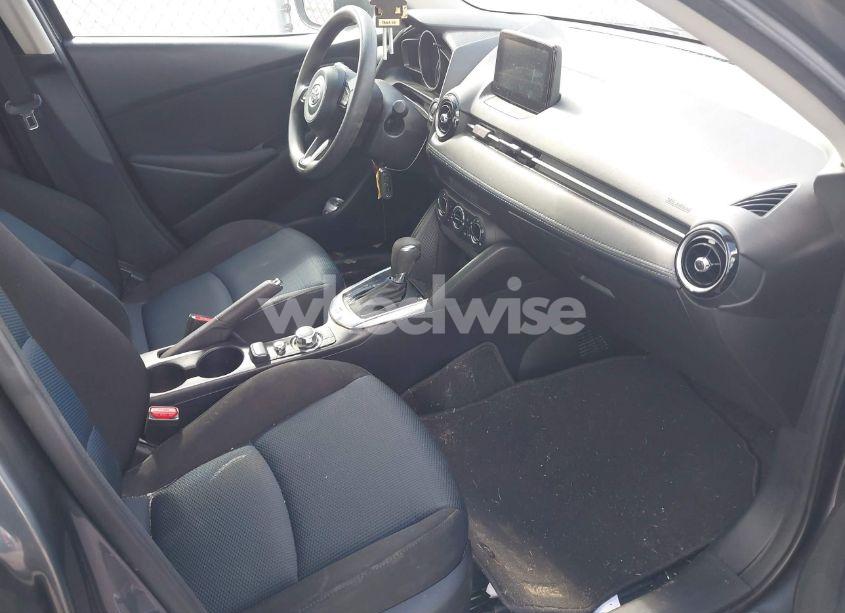 Photo 5 of 2019 Toyota Yaris LE (VIN 3MYDLBYV2KY503513)