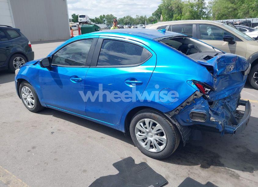 Photo 3 of 2019 Toyota Yaris L (VIN 3MYDLBYV2KY520621)