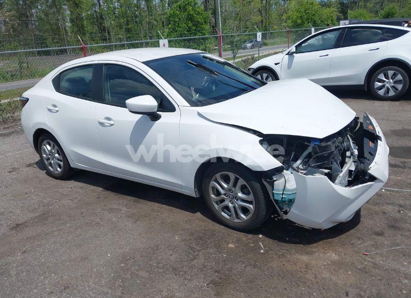 2018 Toyota Yaris IA (VIN 3MYDLBYV3JY325173) main photo