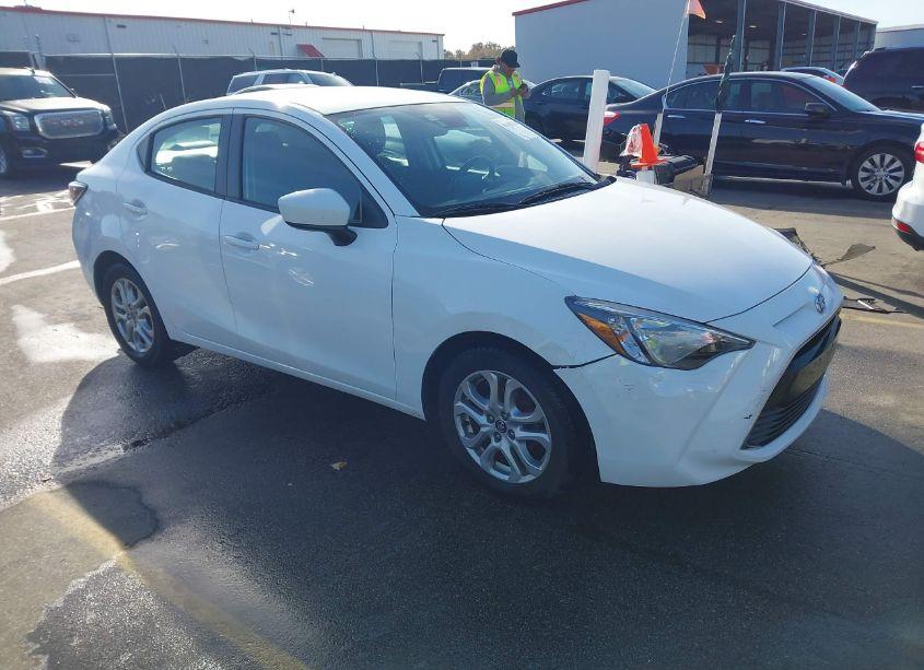 2018 Toyota Yaris IA (VIN 3MYDLBYV4JY320497) main photo