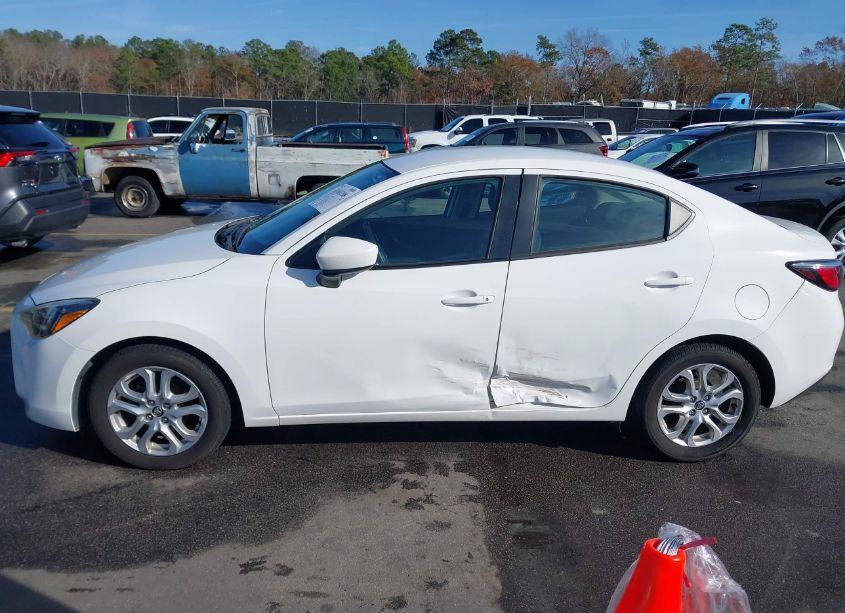 Photo 14 of 2018 Toyota Yaris IA (VIN 3MYDLBYV4JY320497)