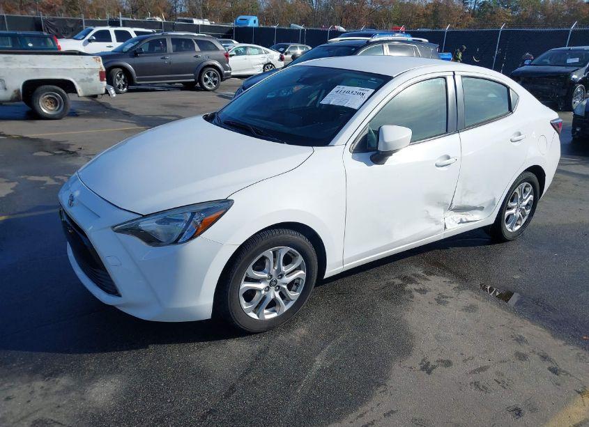 Photo 2 of 2018 Toyota Yaris IA (VIN 3MYDLBYV4JY320497)