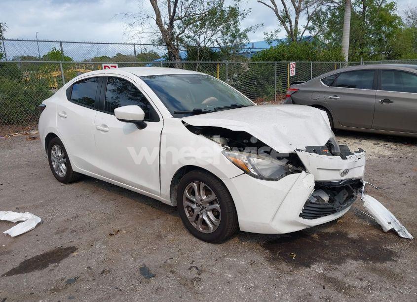 2018 Toyota Yaris IA (VIN 3MYDLBYV5JY305510) main photo