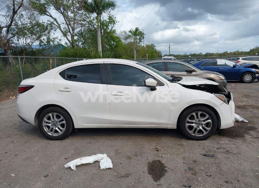 Photo 13 of 2018 Toyota Yaris IA (VIN 3MYDLBYV5JY305510)