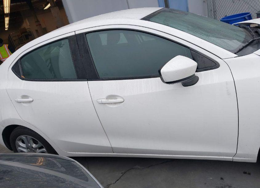 Photo 13 of 2018 Toyota Yaris IA (VIN 3MYDLBYV7JY309140)