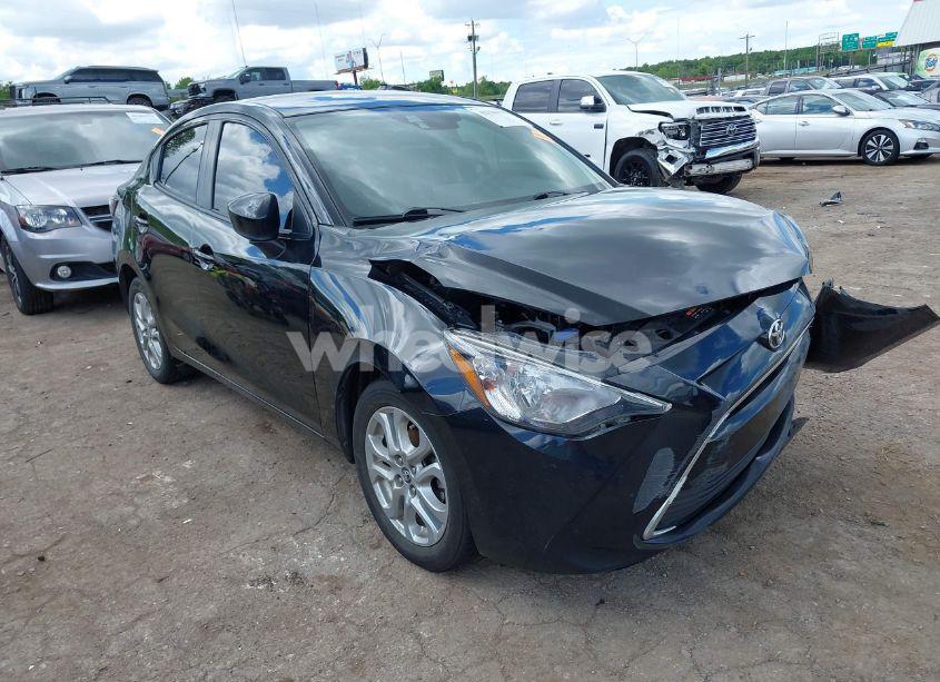 2018 Toyota Yaris IA (VIN 3MYDLBYV8JY319272) main photo