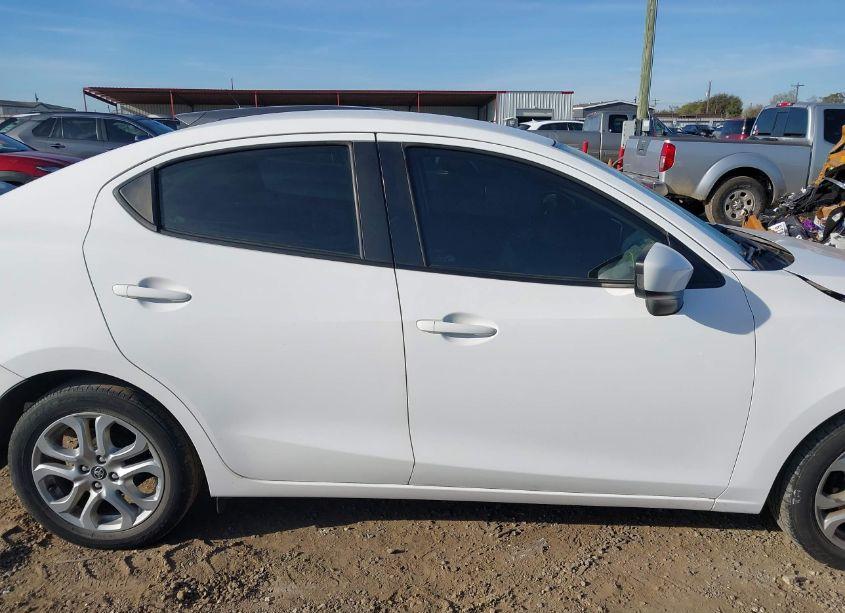 Photo 13 of 2018 Toyota Yaris IA (VIN 3MYDLBYV9JY309124)