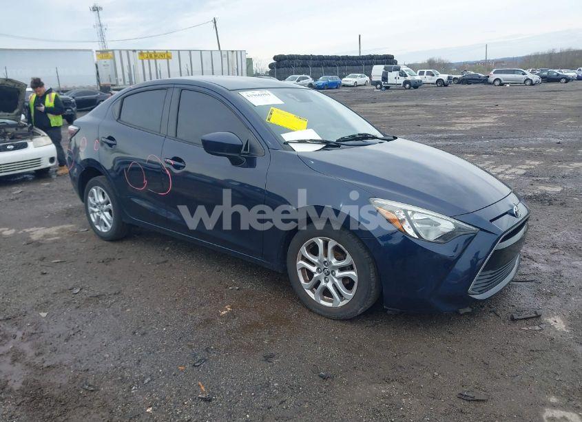 2018 Toyota Yaris IA (VIN 3MYDLBYV9JY332709) main photo