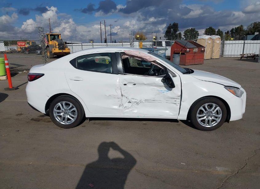 Photo 13 of 2018 Toyota Yaris IA (VIN 3MYDLBYVXJY312694)