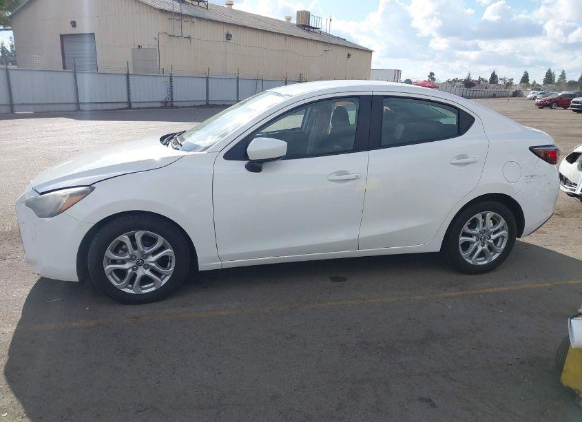 Photo 14 of 2018 Toyota Yaris IA (VIN 3MYDLBYVXJY312694)