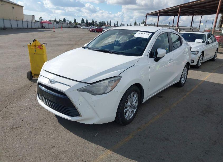 Photo 2 of 2018 Toyota Yaris IA (VIN 3MYDLBYVXJY312694)