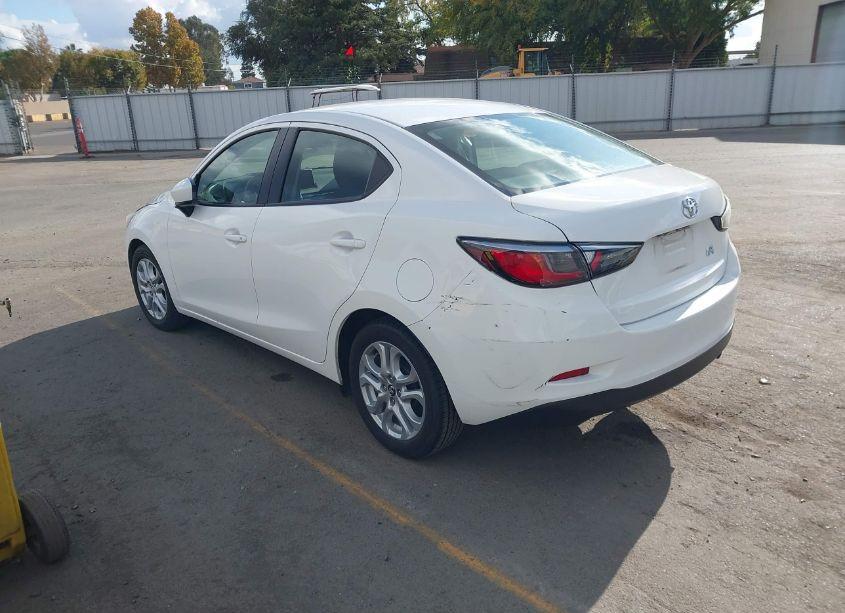 Photo 3 of 2018 Toyota Yaris IA (VIN 3MYDLBYVXJY312694)