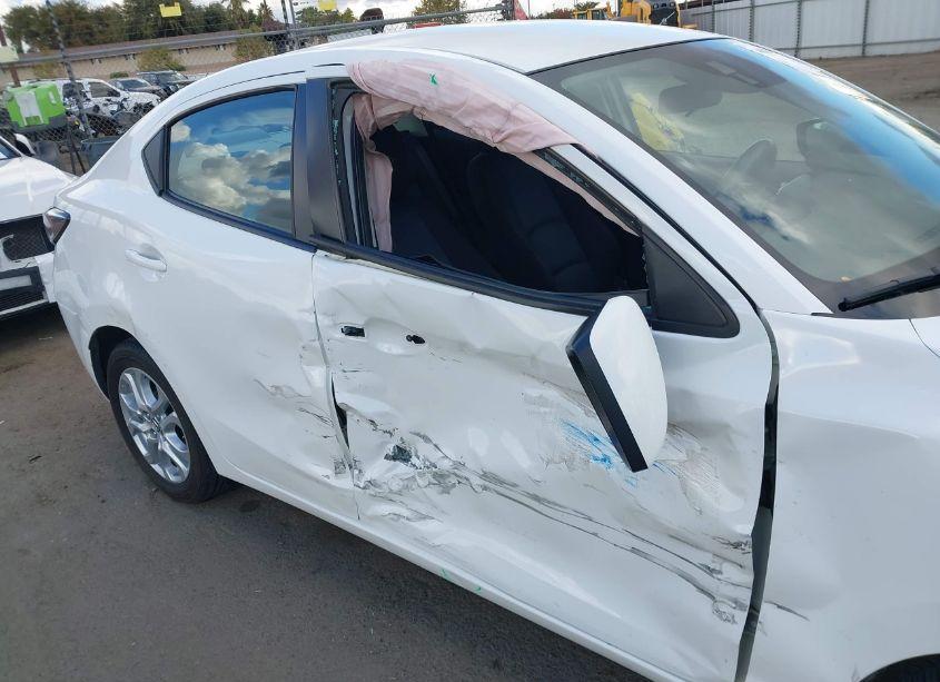 Photo 6 of 2018 Toyota Yaris IA (VIN 3MYDLBYVXJY312694)