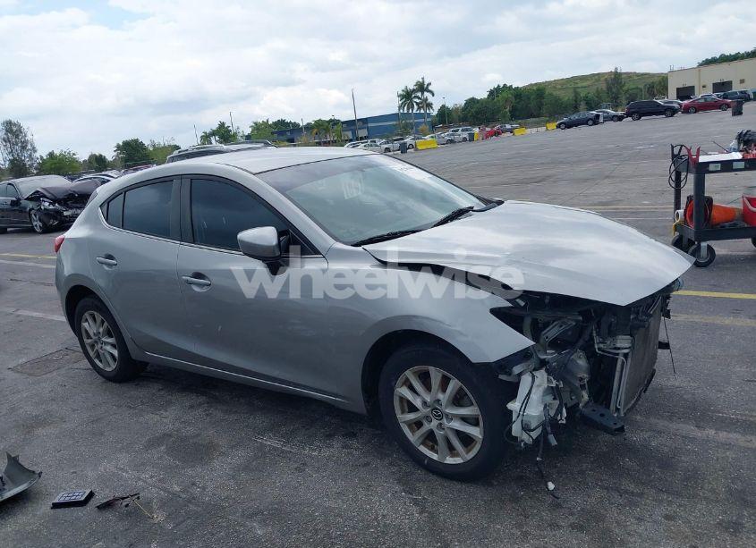 2015 Mazda Mazda3 I TOURING (VIN 3MZBM1L79FM169352) main photo
