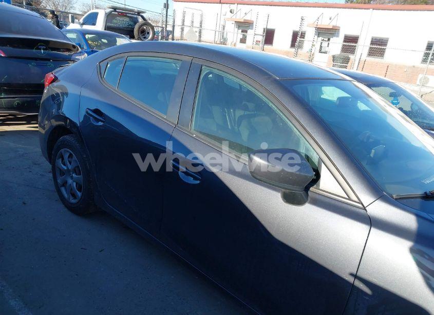 Photo 13 of 2015 Mazda Mazda3 I SPORT (VIN 3MZBM1U77FM190425)