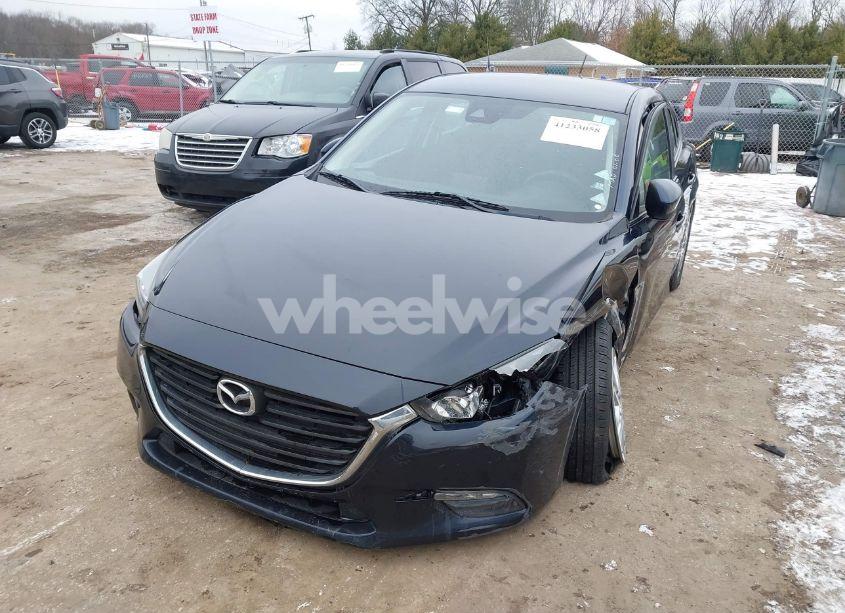 Photo 2 of 2018 Mazda Mazda3 SPORT (VIN 3MZBN1K73JM194075)