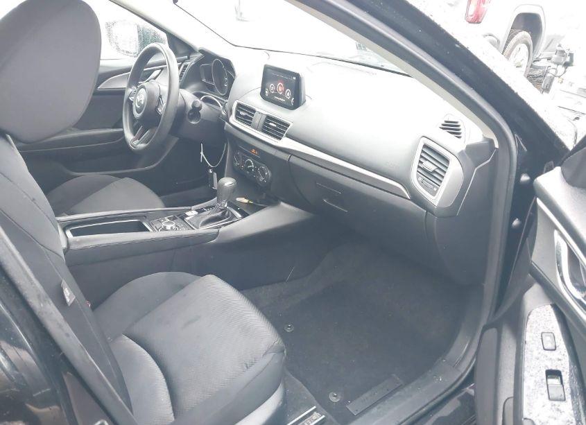 Photo 5 of 2018 Mazda Mazda3 SPORT (VIN 3MZBN1K7XJM217805)