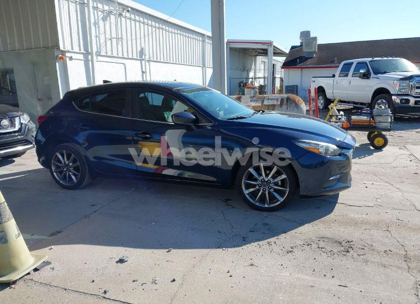 Photo 13 of 2018 Mazda Mazda3 TOURING (VIN 3MZBN1L30JM273120)