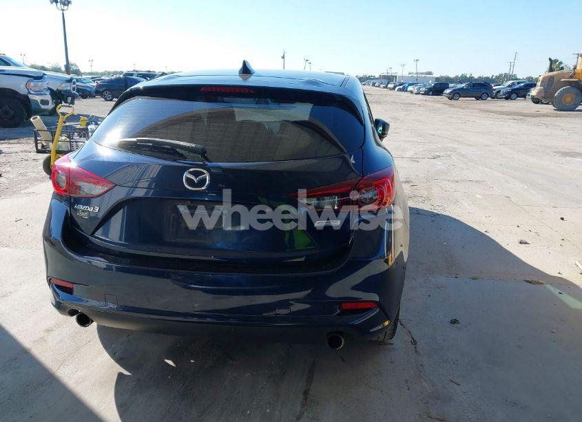 Photo 16 of 2018 Mazda Mazda3 TOURING (VIN 3MZBN1L30JM273120)