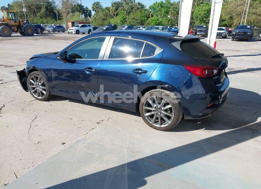 Photo 3 of 2018 Mazda Mazda3 TOURING (VIN 3MZBN1L30JM273120)