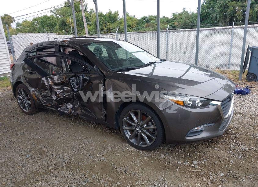 2018 Mazda Mazda3 TOURING (VIN 3MZBN1L31JM181613) main photo