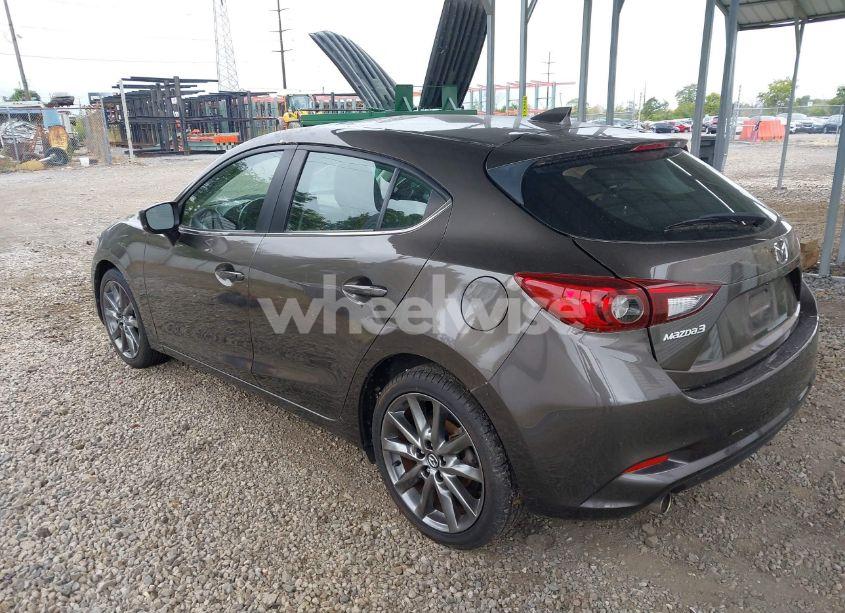 Photo 3 of 2018 Mazda Mazda3 TOURING (VIN 3MZBN1L31JM181613)