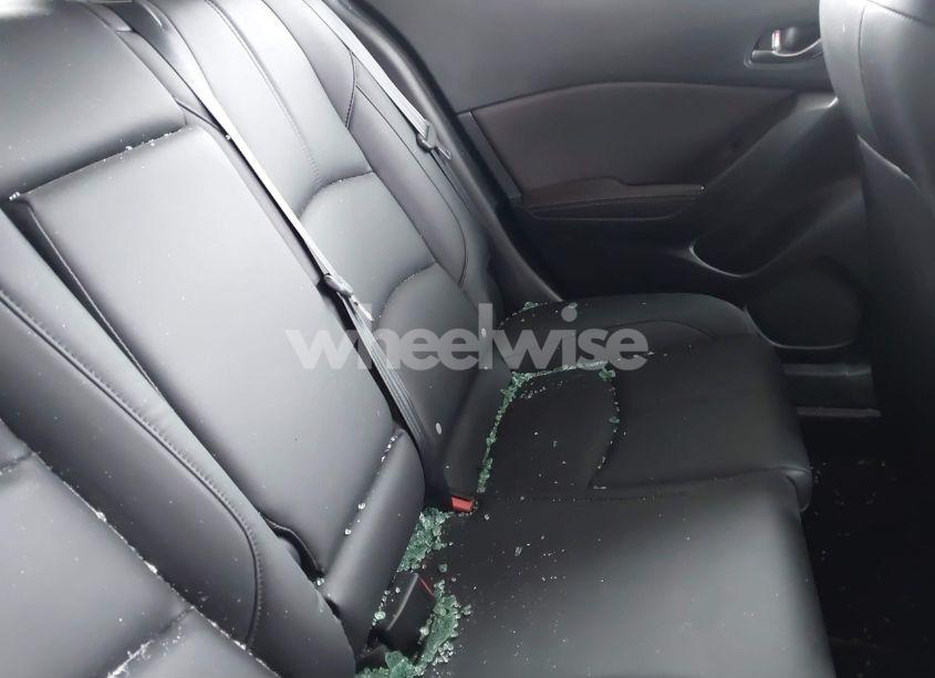 Photo 8 of 2018 Mazda Mazda3 TOURING (VIN 3MZBN1L31JM181613)