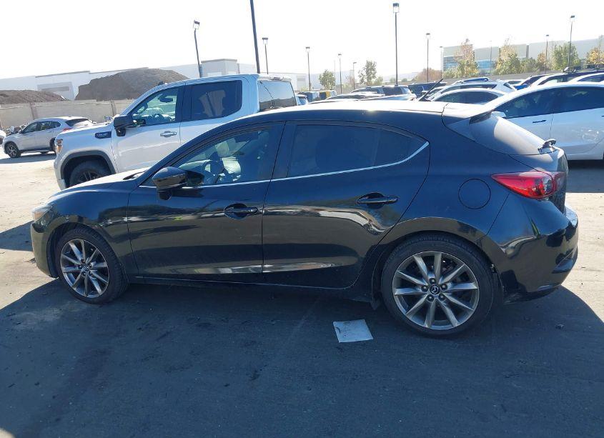 Photo 14 of 2018 Mazda Mazda3 TOURING (VIN 3MZBN1L32JM273992)