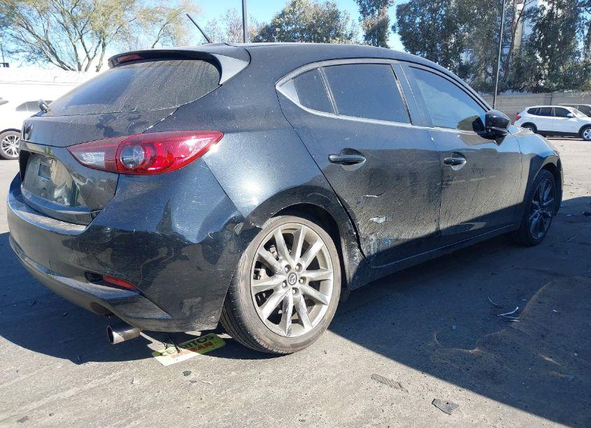 Photo 6 of 2018 Mazda Mazda3 TOURING (VIN 3MZBN1L32JM273992)