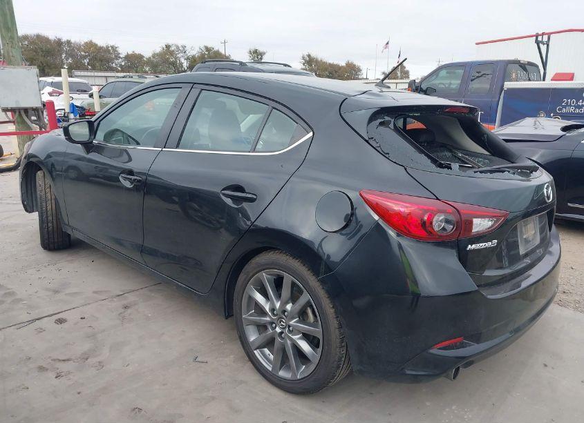 Photo 3 of 2018 Mazda Mazda3 TOURING (VIN 3MZBN1L33JM267702)