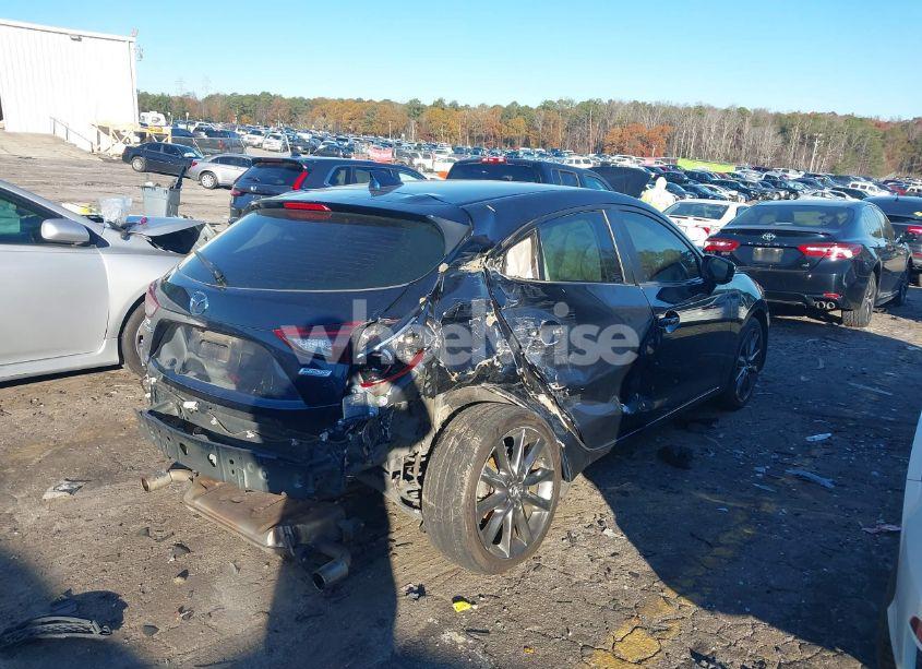 Photo 4 of 2018 Mazda Mazda3 TOURING (VIN 3MZBN1L34JM229217)