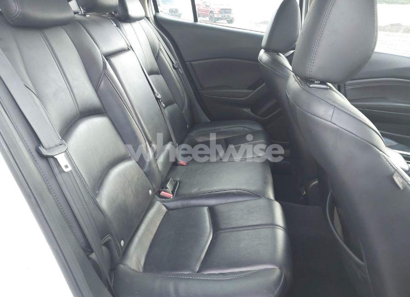 Photo 8 of 2018 Mazda Mazda3 TOURING (VIN 3MZBN1L36JM199606)