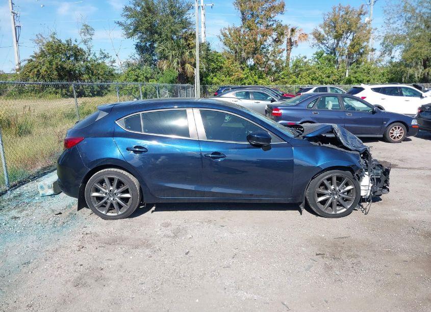 Photo 14 of 2018 Mazda Mazda3 TOURING (VIN 3MZBN1L38JM252127)