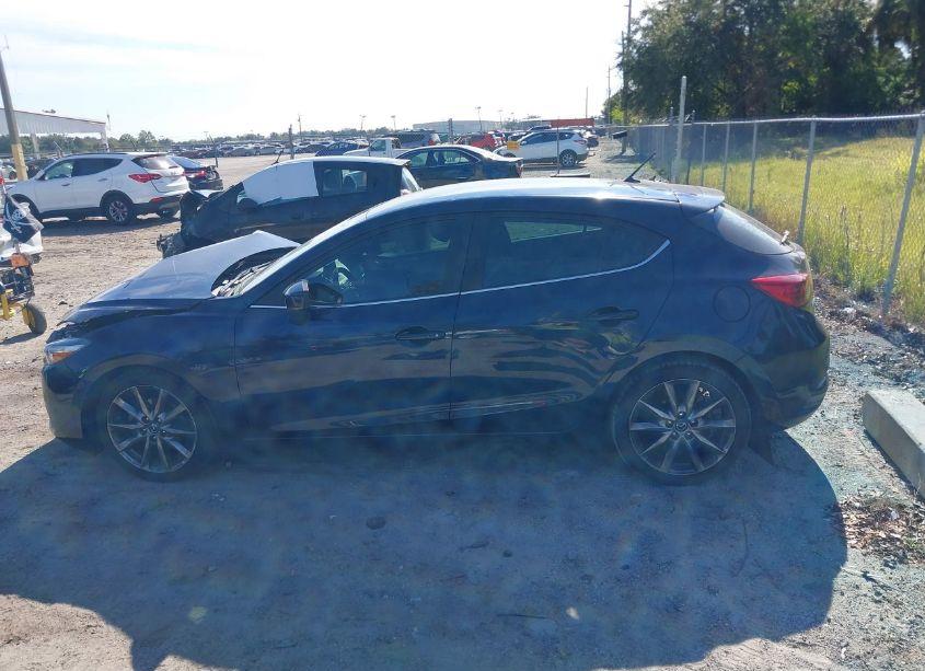 Photo 15 of 2018 Mazda Mazda3 TOURING (VIN 3MZBN1L38JM252127)