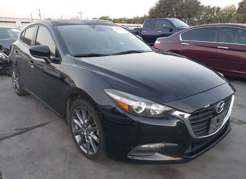 2018 Mazda Mazda3 TOURING (VIN 3MZBN1L39JM190995) main photo