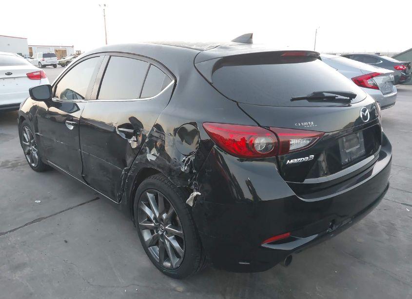 Photo 3 of 2018 Mazda Mazda3 TOURING (VIN 3MZBN1L39JM190995)