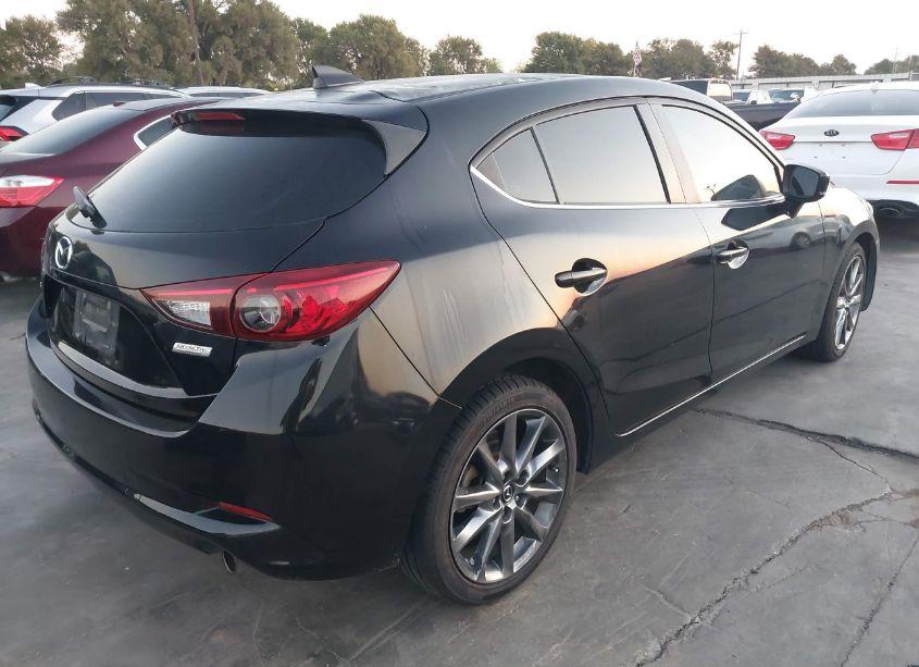 Photo 4 of 2018 Mazda Mazda3 TOURING (VIN 3MZBN1L39JM190995)