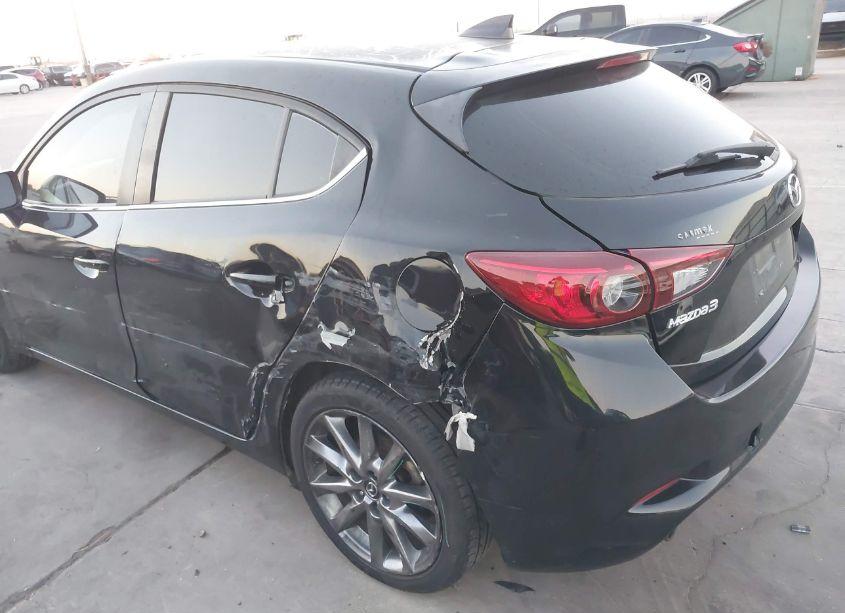 Photo 6 of 2018 Mazda Mazda3 TOURING (VIN 3MZBN1L39JM190995)
