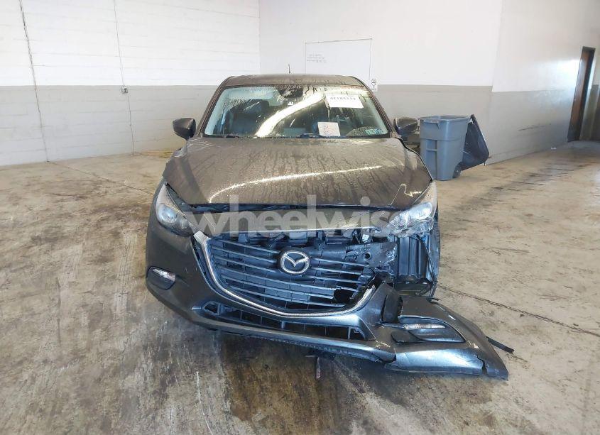 Photo 12 of 2018 Mazda Mazda3 TOURING (VIN 3MZBN1L3XJM197387)