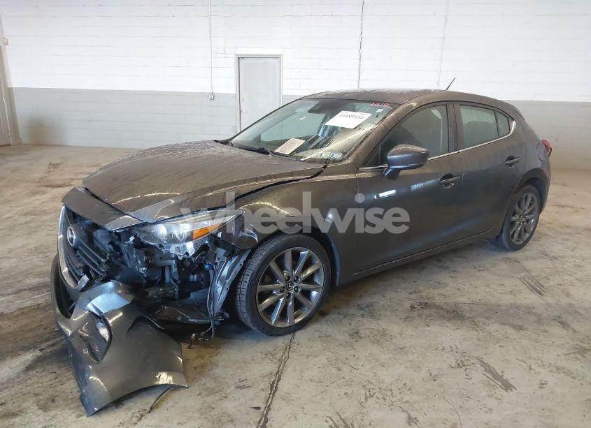 Photo 2 of 2018 Mazda Mazda3 TOURING (VIN 3MZBN1L3XJM197387)