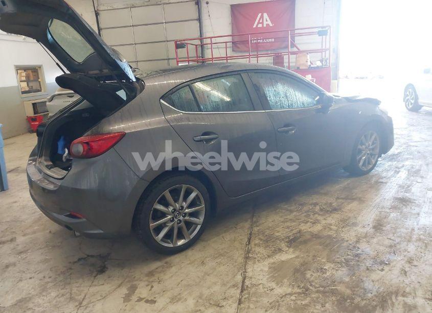 Photo 4 of 2018 Mazda Mazda3 TOURING (VIN 3MZBN1L3XJM197387)