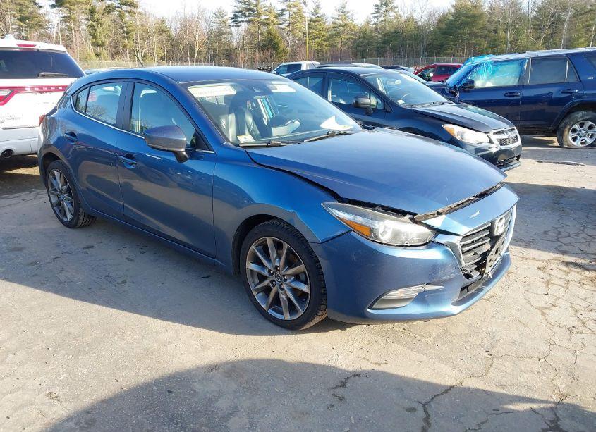 2018 Mazda Mazda3 TOURING (VIN 3MZBN1L3XJM261671) main photo